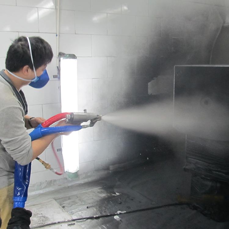 接下來我們將為大家介紹防水音箱的聚脲噴涂施工過程